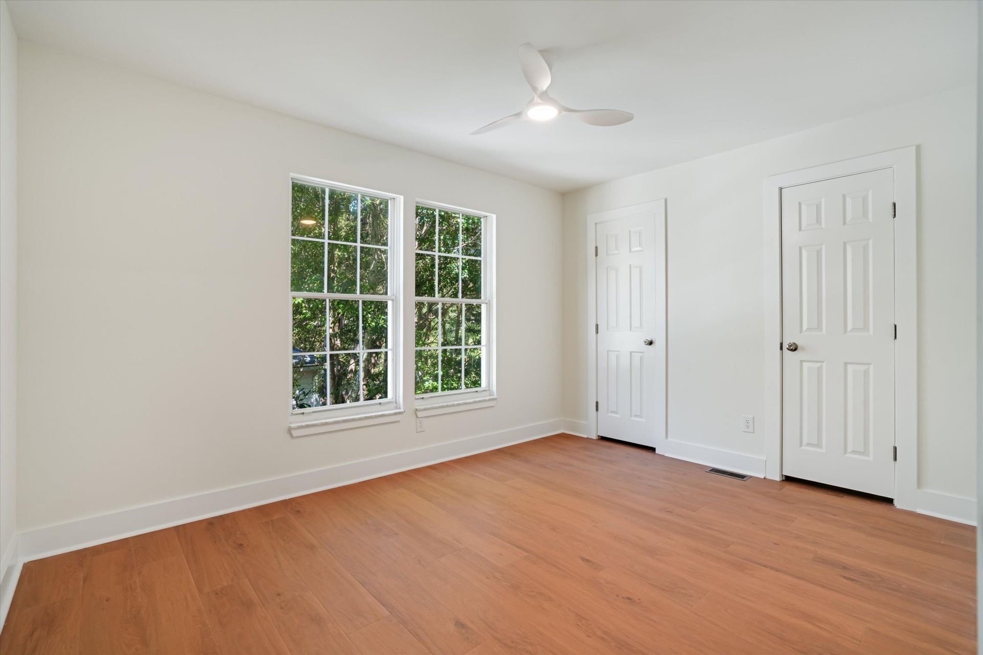 1498 Diamond Boulevard Photo 22