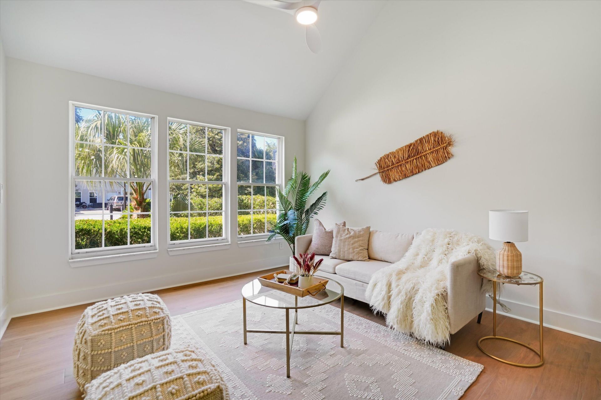 1498 Diamond Boulevard Photo 5