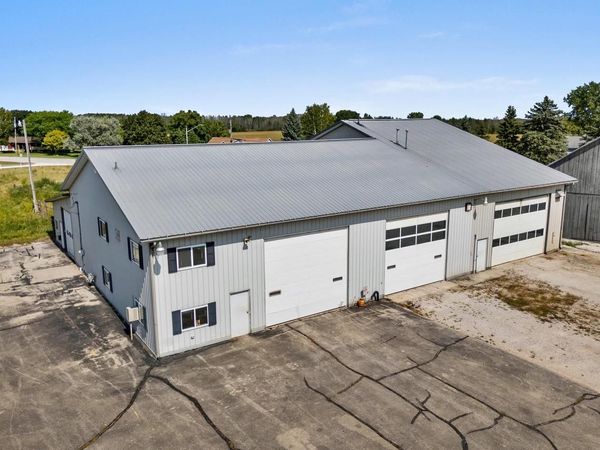 212 APPLE BLOSSOM LANE, Manitowoc, WI 54220