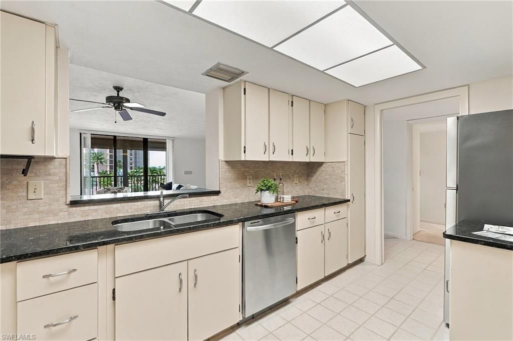 11030 Gulf Shore Dr, Unit 104, Naples, FL 34108 Photo