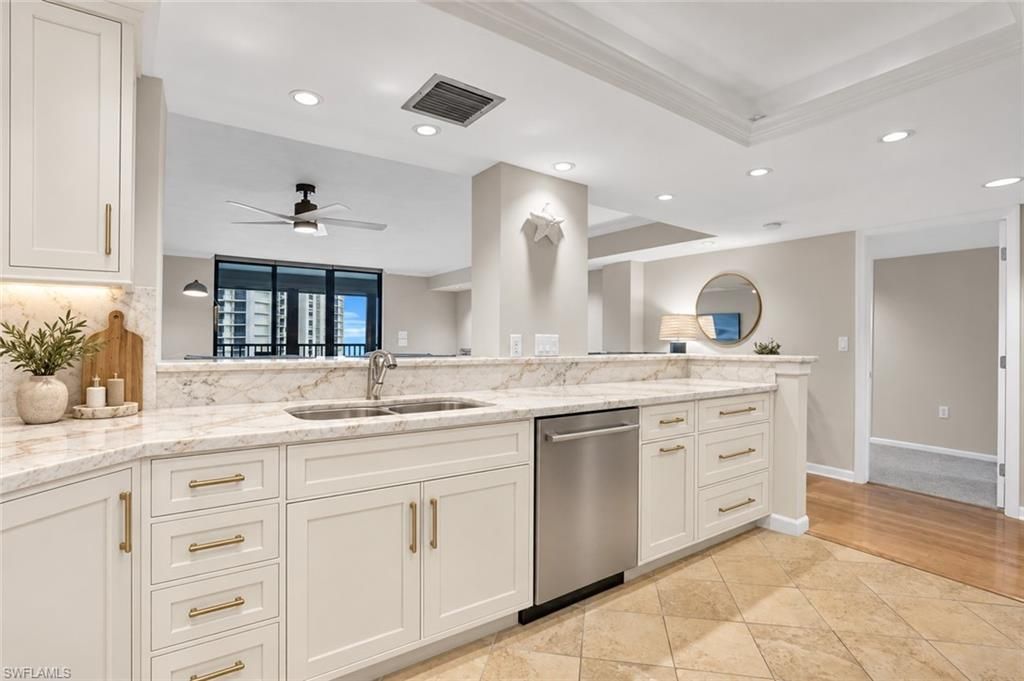 11030 Gulf Shore Dr, Unit 104, Naples, FL 34108 Photo