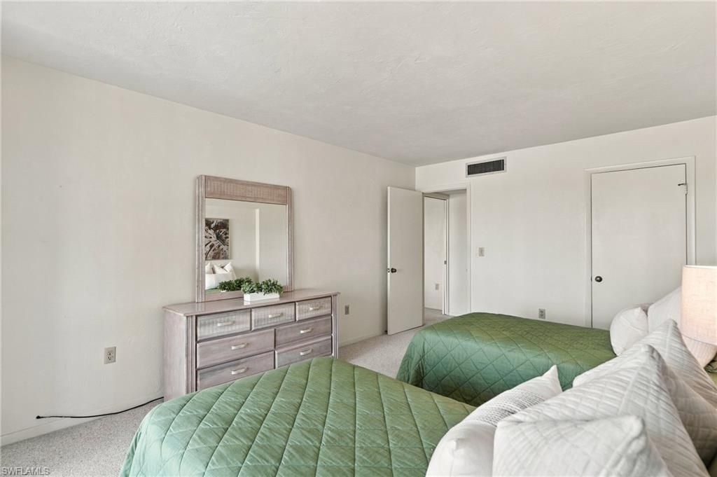 11030 Gulf Shore Dr, Unit 104, Naples, FL 34108 Photo