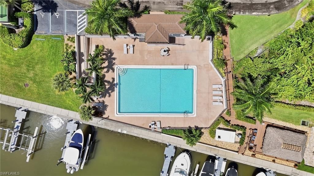 11030 Gulf Shore Dr, Unit 104, Naples, FL 34108 Photo