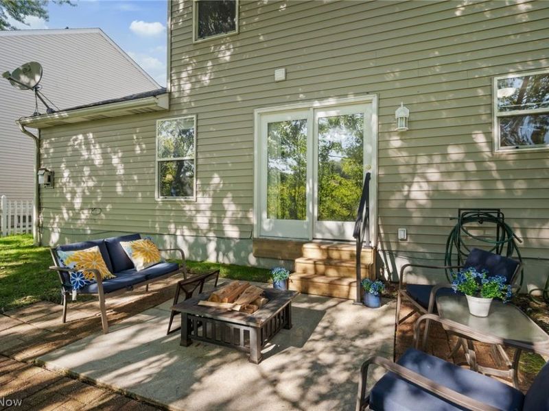 1138 Oxford Circle, Akron, OH 44312 Photo 12