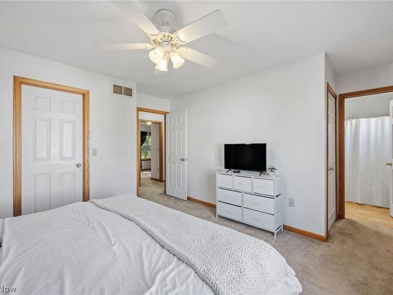 1138 Oxford Circle, Akron, OH 44312 Photo 17