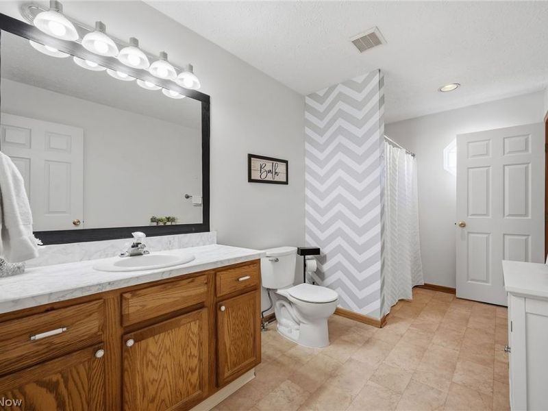 1138 Oxford Circle, Akron, OH 44312 Photo 18