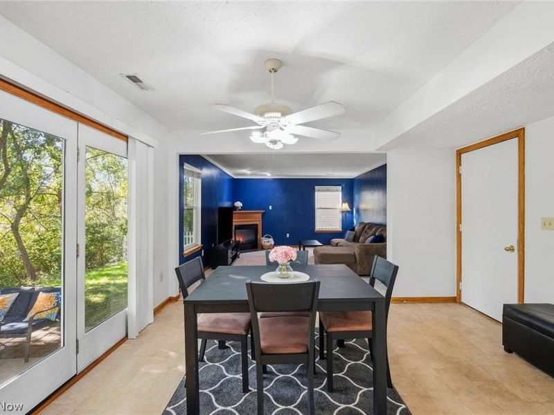 1138 Oxford Circle, Akron, OH 44312 Photo 6