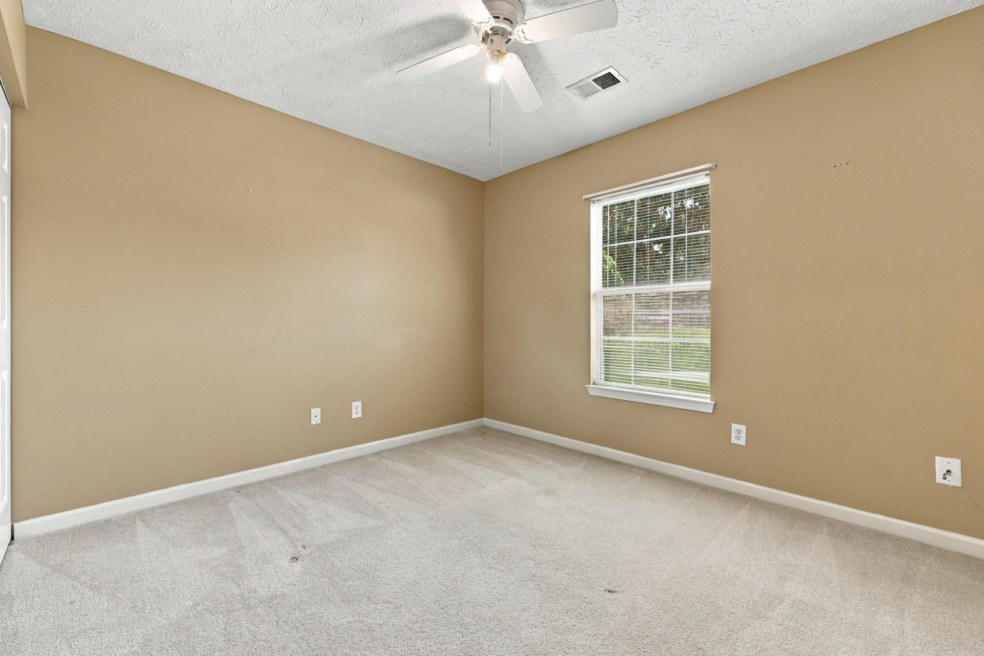 529 Oakmont Dr.  Photo 18