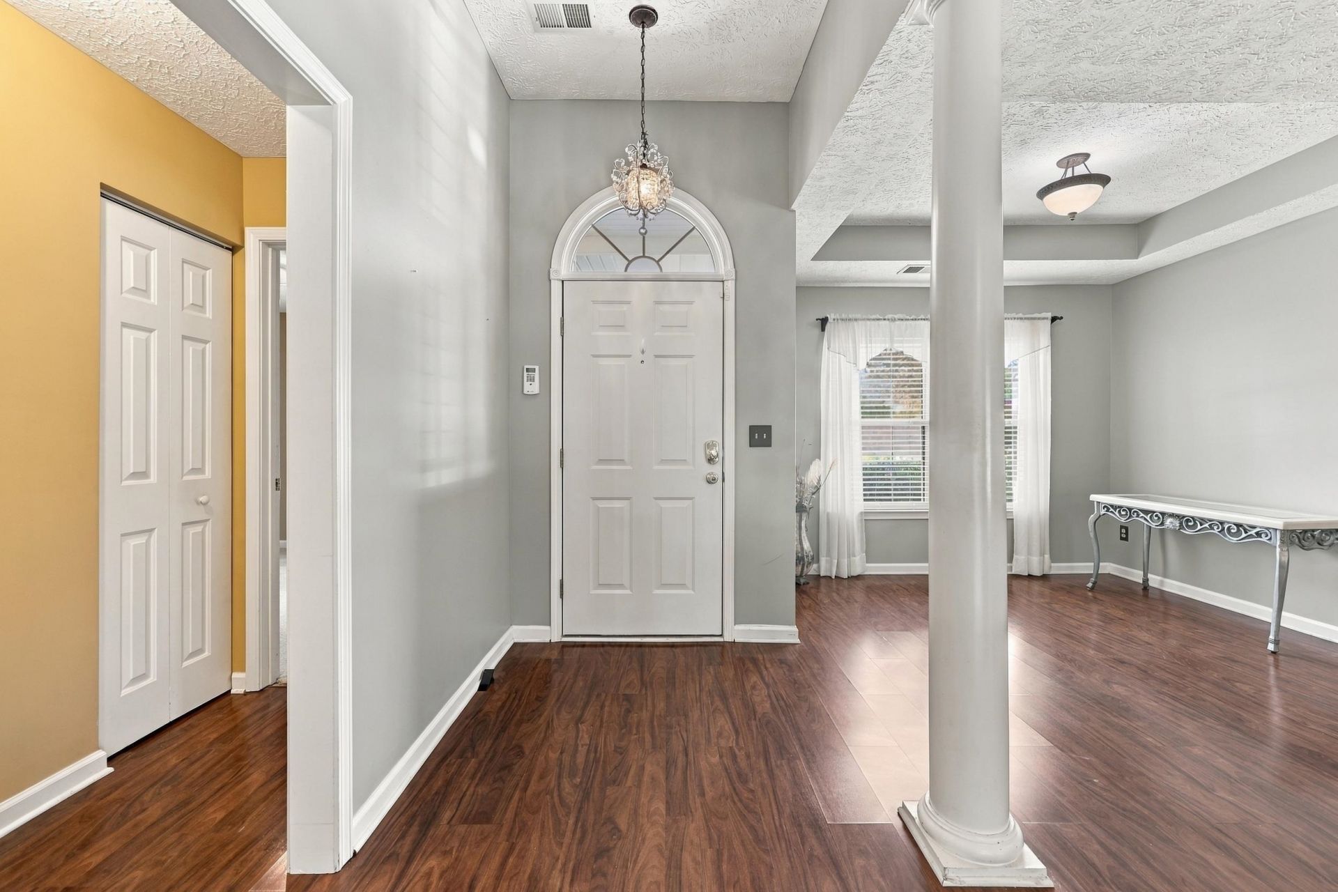 529 Oakmont Dr.  Photo 4