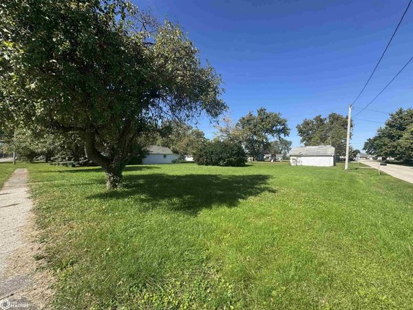 416 E Division Street, Morning Sun, IA 52640