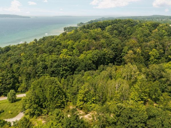 1000 Camino Maria, Traverse City, MI 49686