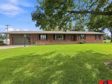 208 Oak Street, Snyder, NE 68664