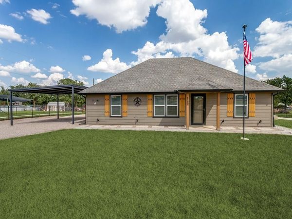 139 Brown Lane, Poolville, TX 76487