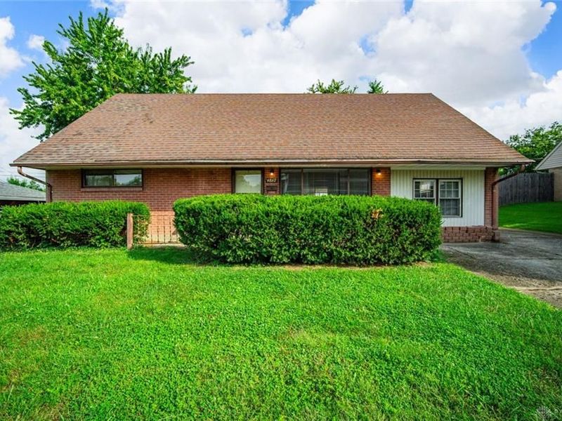 4867 Rittenhouse Drive, Huber Heights, OH 45424 Photo 2