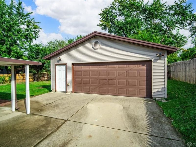 4867 Rittenhouse Drive, Huber Heights, OH 45424 Photo 5