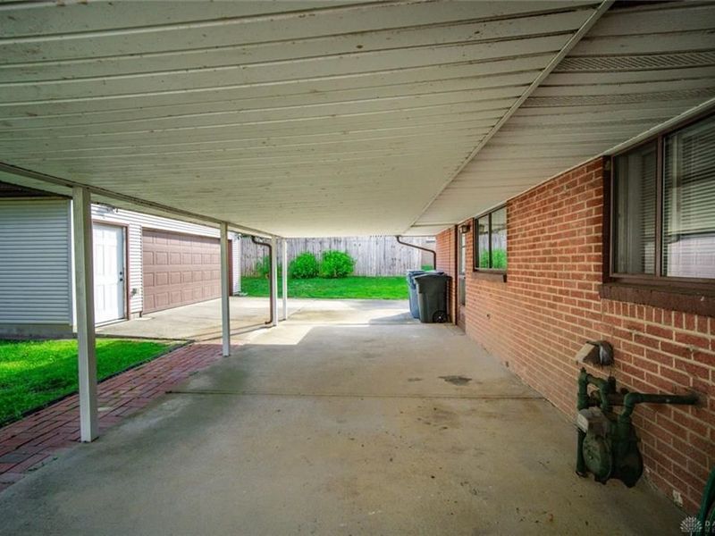 4867 Rittenhouse Drive, Huber Heights, OH 45424 Photo 7