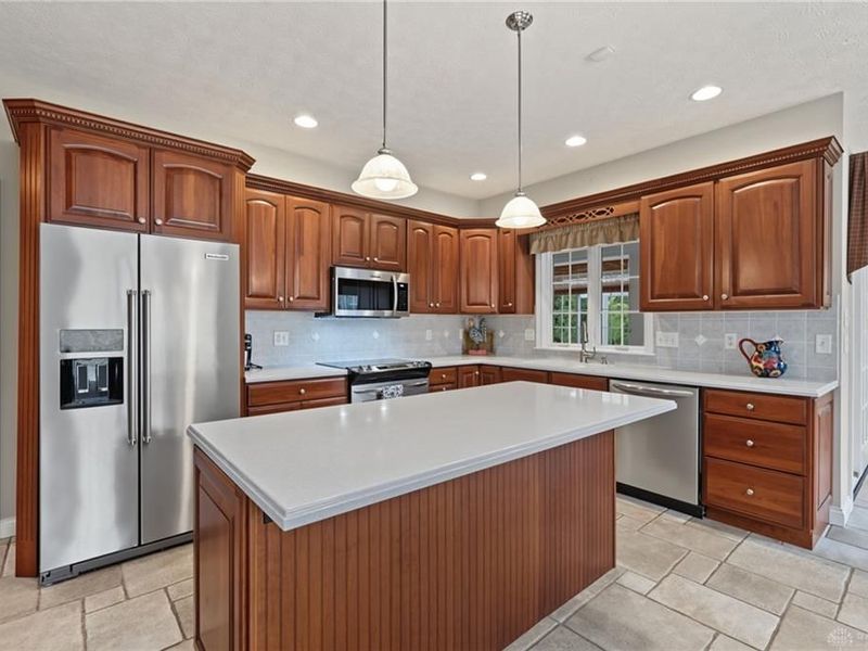 2730 Meadowpoint Drive, Troy, OH 45373 Photo 13