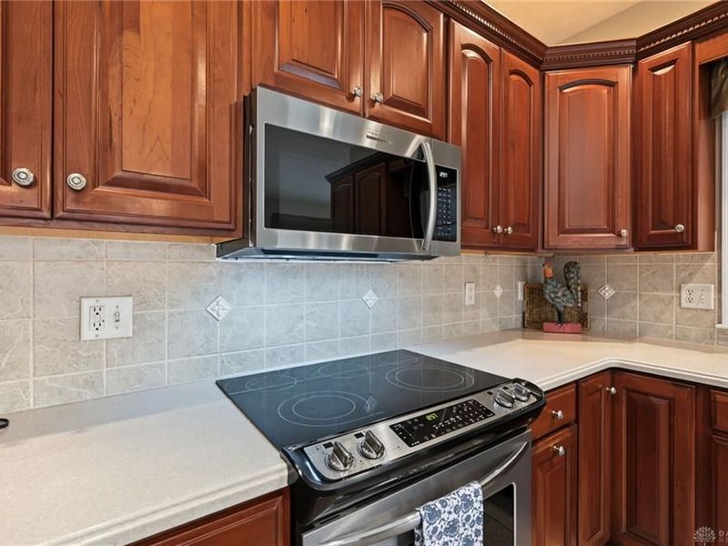 2730 Meadowpoint Drive, Troy, OH 45373 Photo 15