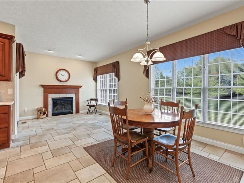 2730 Meadowpoint Drive, Troy, OH 45373 Photo 16