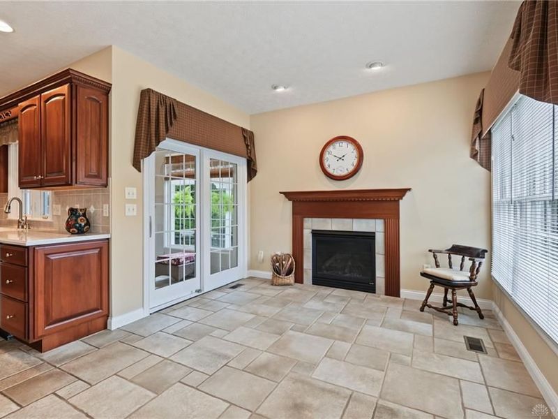 2730 Meadowpoint Drive, Troy, OH 45373 Photo 17