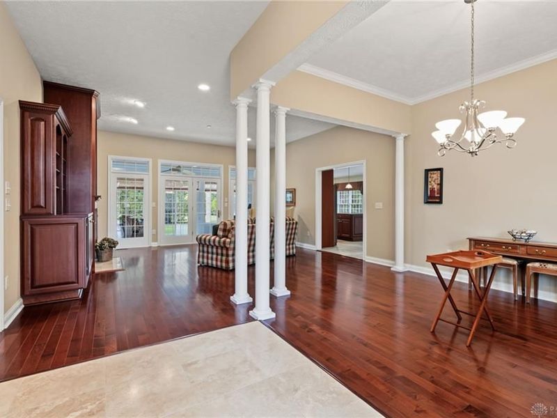2730 Meadowpoint Drive, Troy, OH 45373 Photo 5