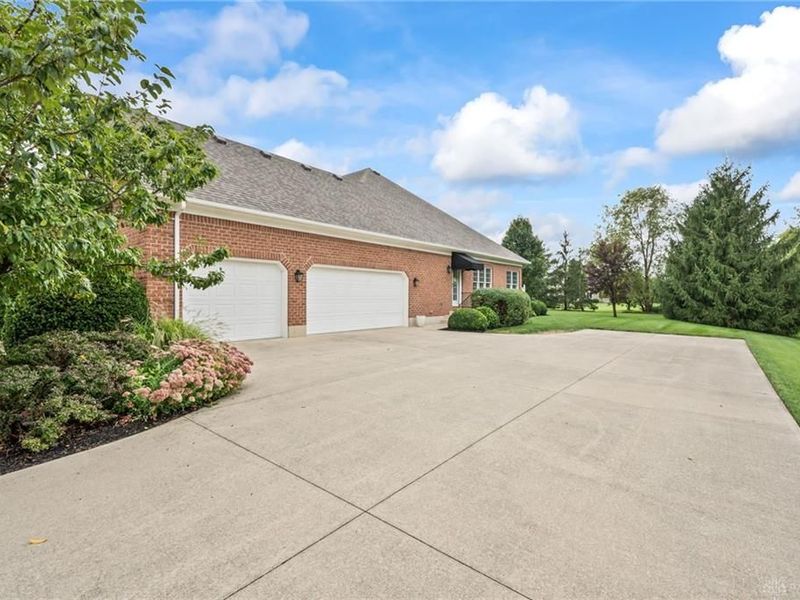 2730 Meadowpoint Drive, Troy, OH 45373 Photo 52