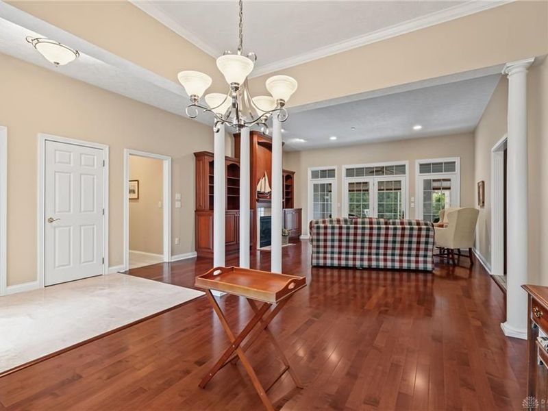 2730 Meadowpoint Drive, Troy, OH 45373 Photo 8