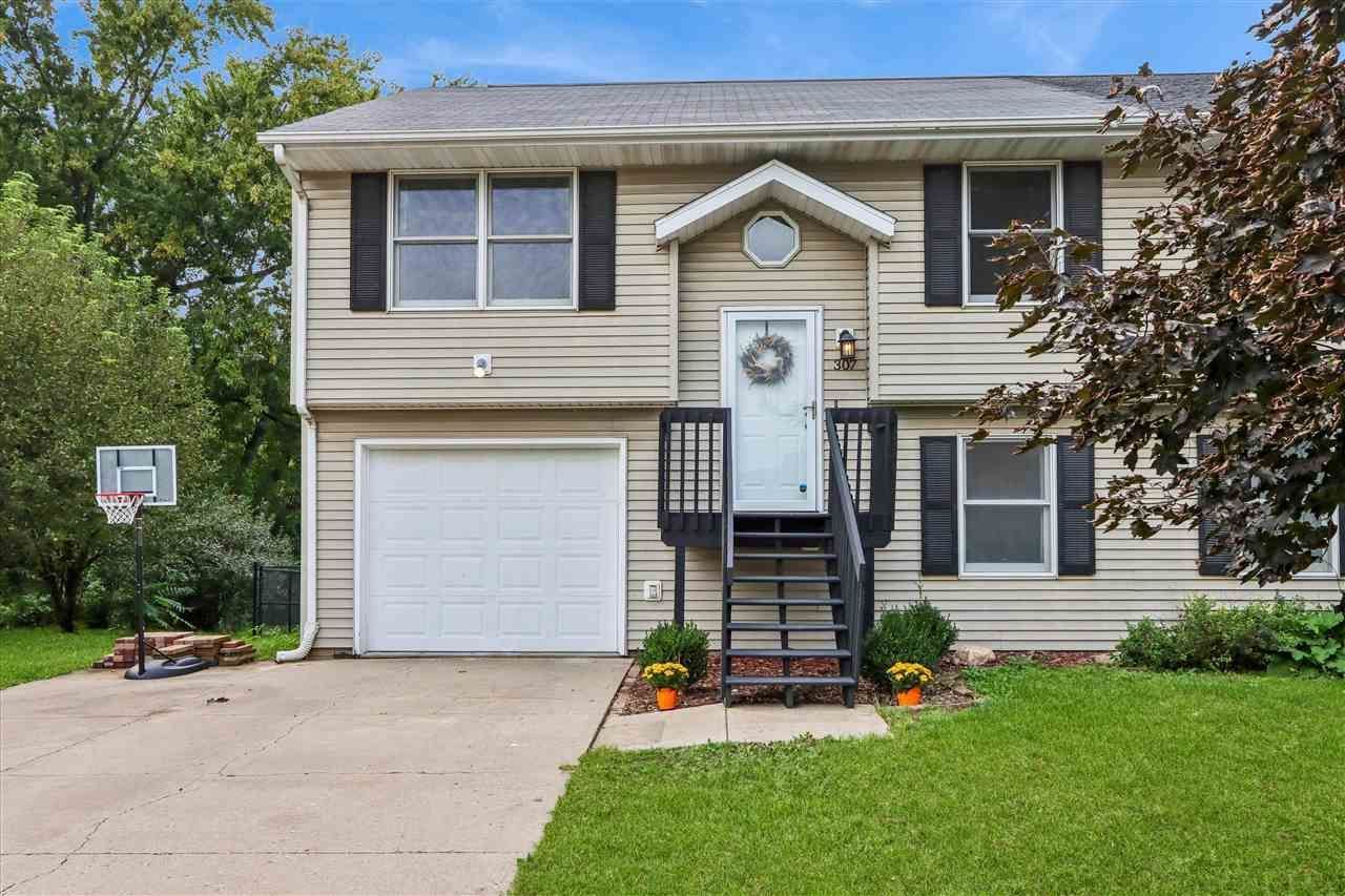 307 Parkview Ct, North Liberty, IA 52317 Main Photo