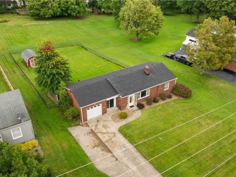 2388 W Manor Avenue, Poland, OH 44514 Photo 2