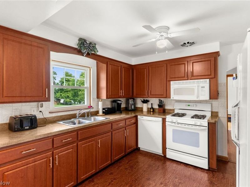 2388 W Manor Avenue, Poland, OH 44514 Photo 4