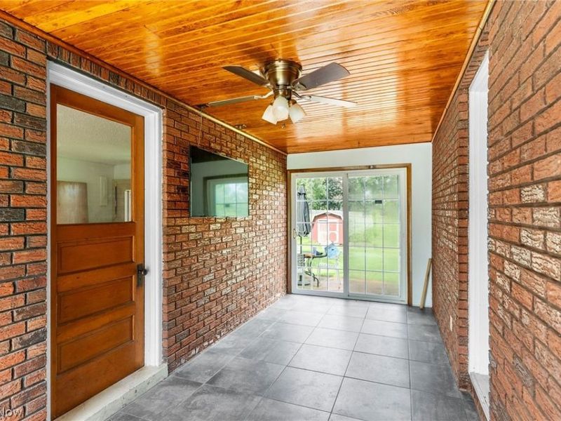 2388 W Manor Avenue, Poland, OH 44514 Photo 7