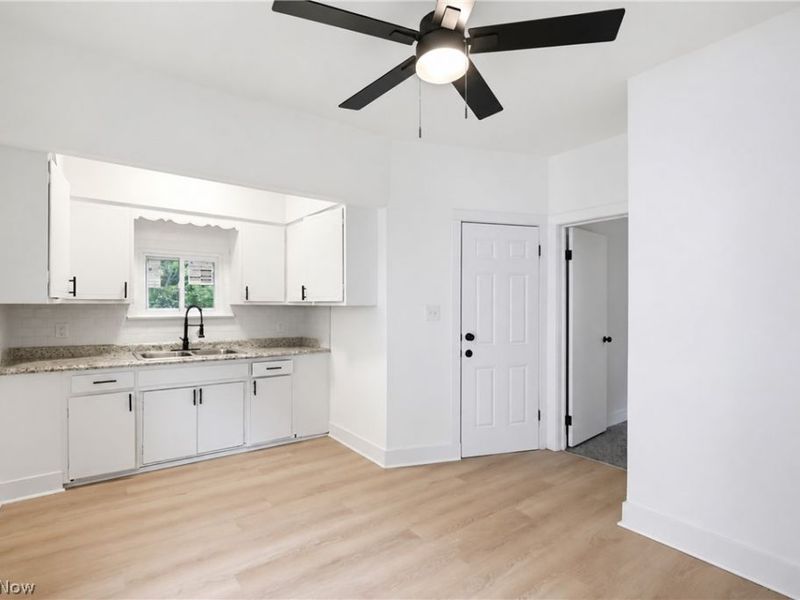 12201 Parkhill Avenue, Cleveland, OH 44120 Photo 10