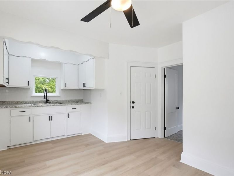 12201 Parkhill Avenue, Cleveland, OH 44120 Photo 21