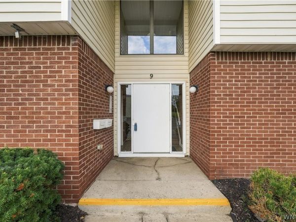 9 Southcreek Court , Unit B, East Amherst, NY 14051