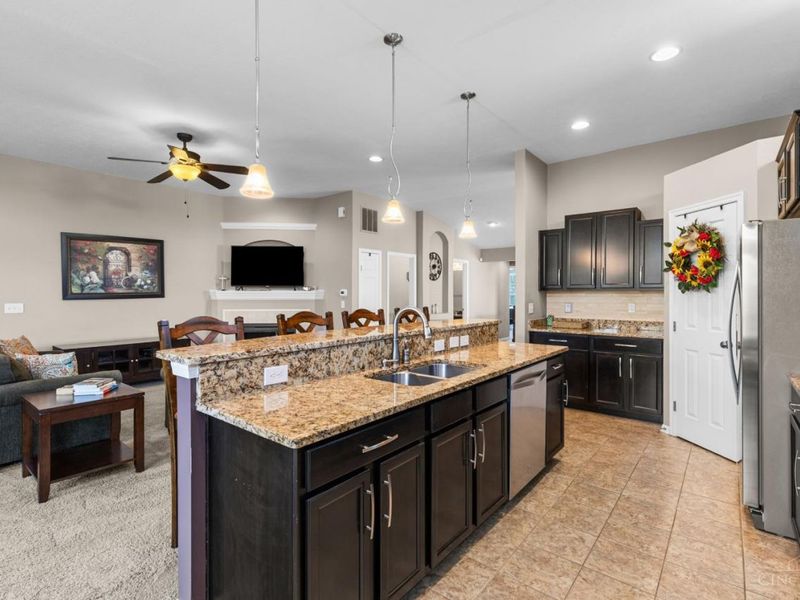 8164 Bridge Point Drive, Green Township, OH 45248 Photo 12