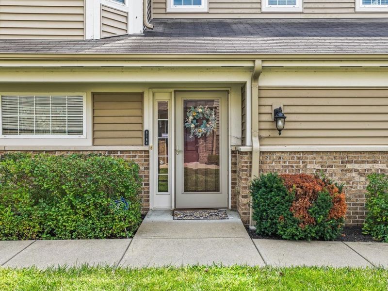 8164 Bridge Point Drive, Green Township, OH 45248 Photo 2