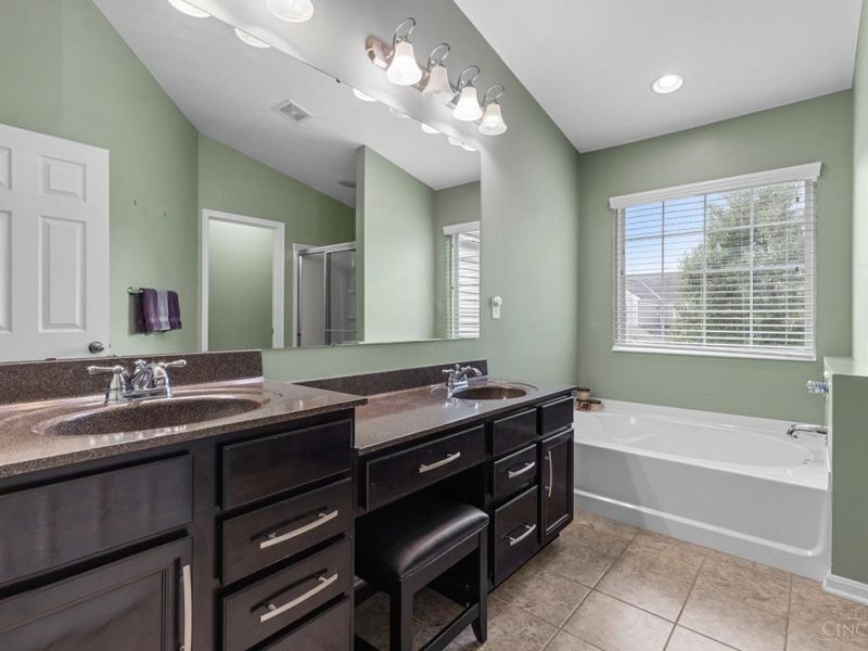 8164 Bridge Point Drive, Green Township, OH 45248 Photo 23