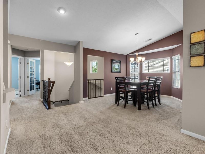 8164 Bridge Point Drive, Green Township, OH 45248 Photo 5