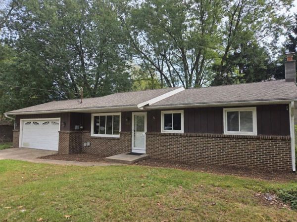 1422 Lake Avenue, Portage, MI 49002