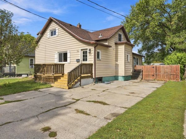 1809 5th Avenue S, Fargo, ND 58103