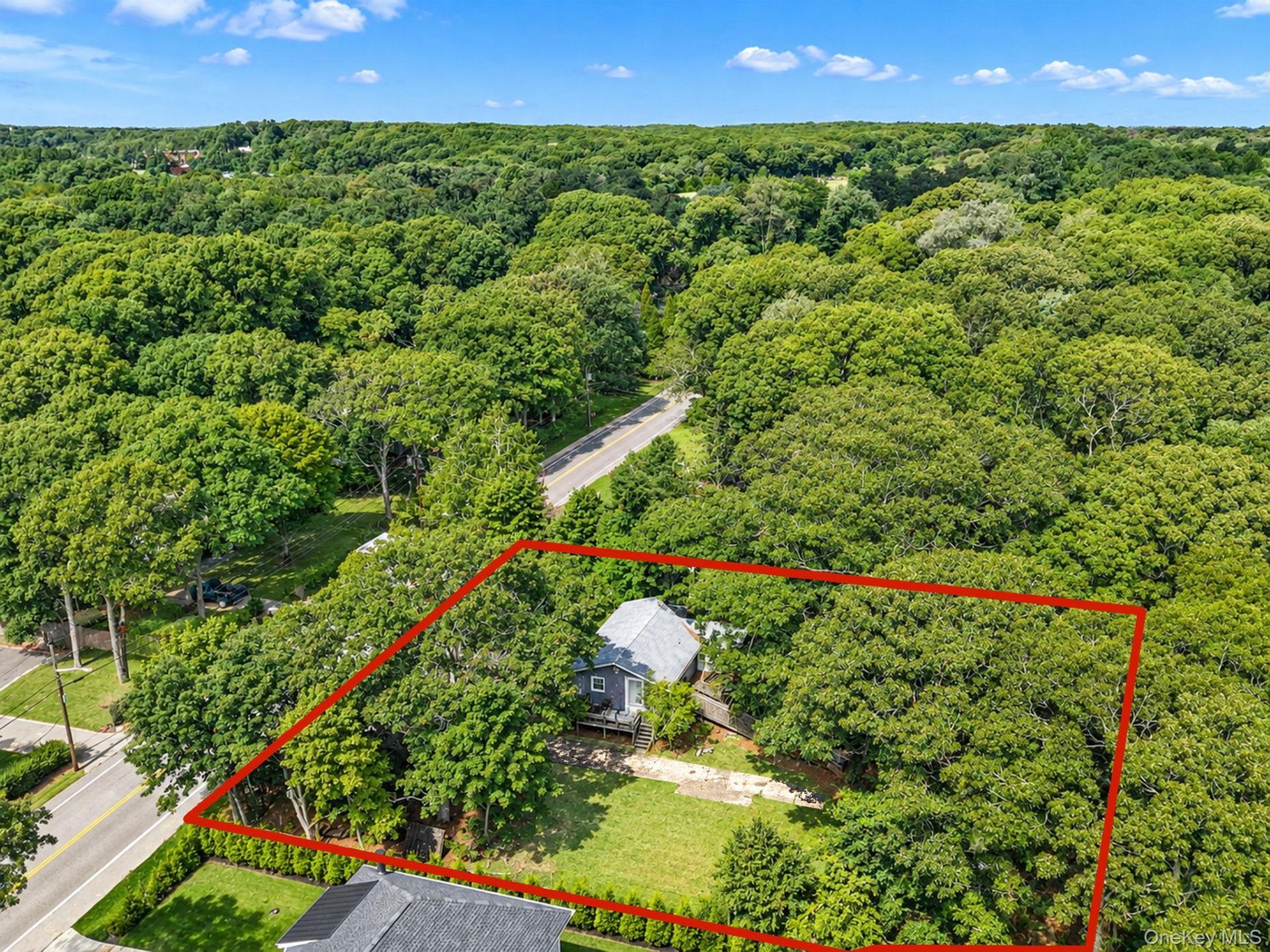 115 Huntington Crossway , Bridgehampton, NY 11932 Main Photo