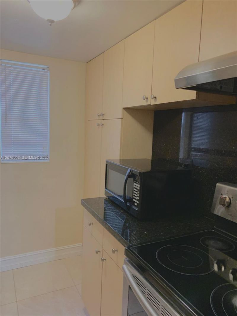10901 N Kendall Dr , Unit 207, Miami, FL 33176 Photo