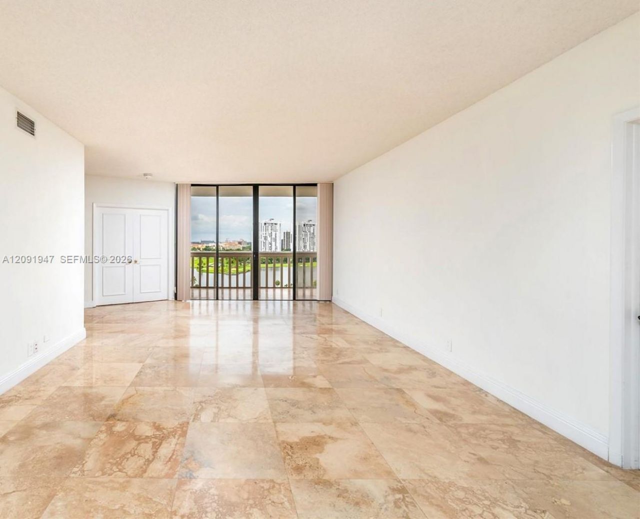 20281 E Country Club Dr, Unit 1105, Aventura, FL 33180 Photo