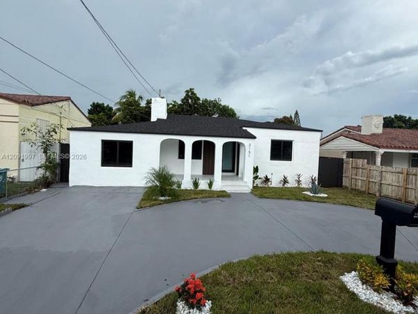 3151 NW 2nd St , Miami, FL 33125