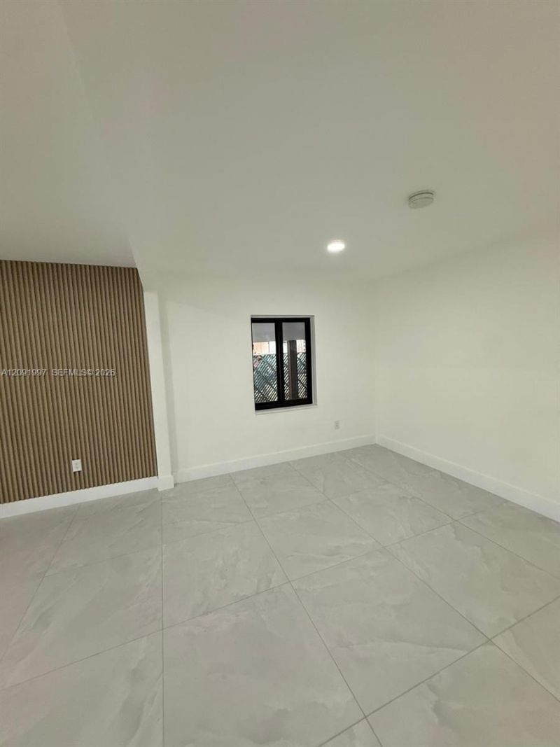 3151 NW 2nd St , Miami, FL 33125 Photo