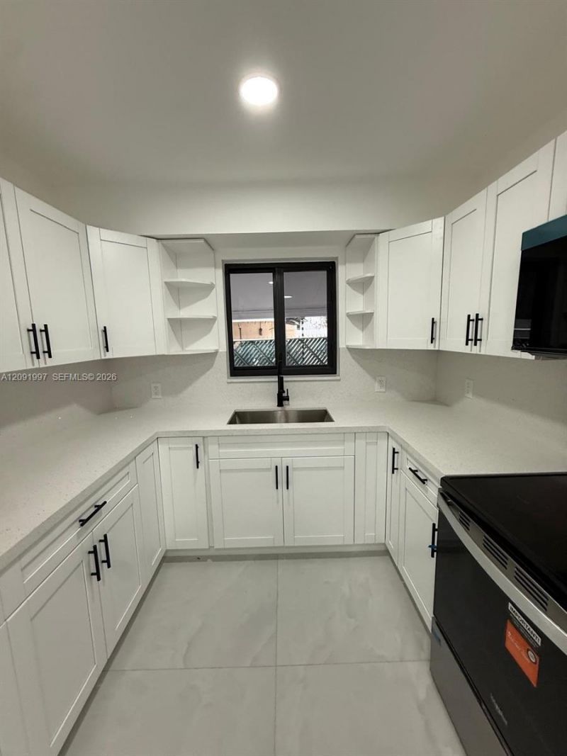 3151 NW 2nd St , Miami, FL 33125 Photo