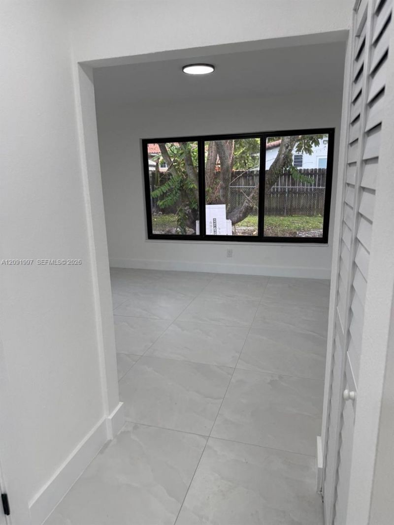 3151 NW 2nd St , Miami, FL 33125 Photo