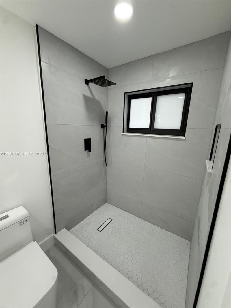 3151 NW 2nd St , Miami, FL 33125 Photo