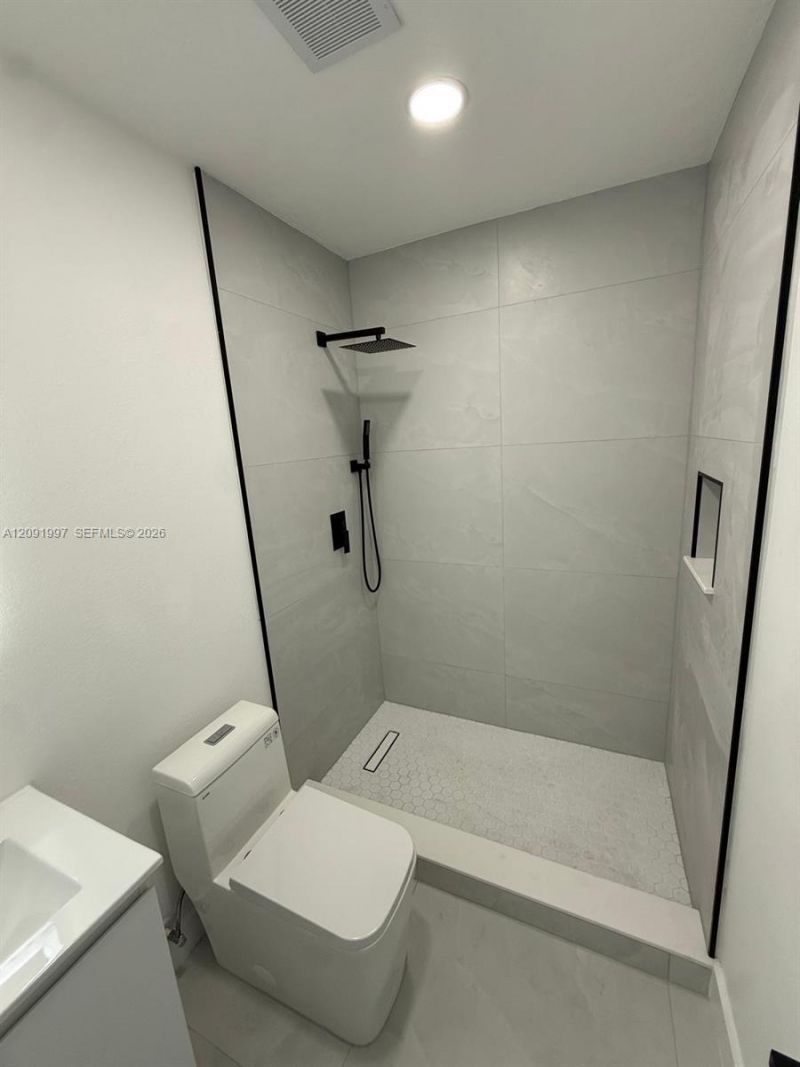 3151 NW 2nd St , Miami, FL 33125 Photo