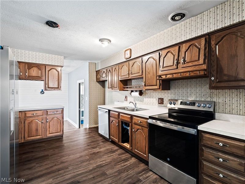 19506 Marwood Avenue, Cleveland, OH 44135 Photo 4